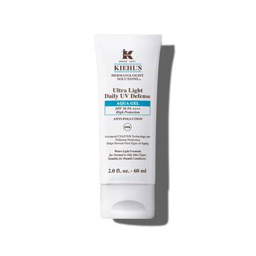 Un tube de 30 ml de Ultra Light Daily UV Defense Aqua Gel de Kiehl's sur fond blanc.
