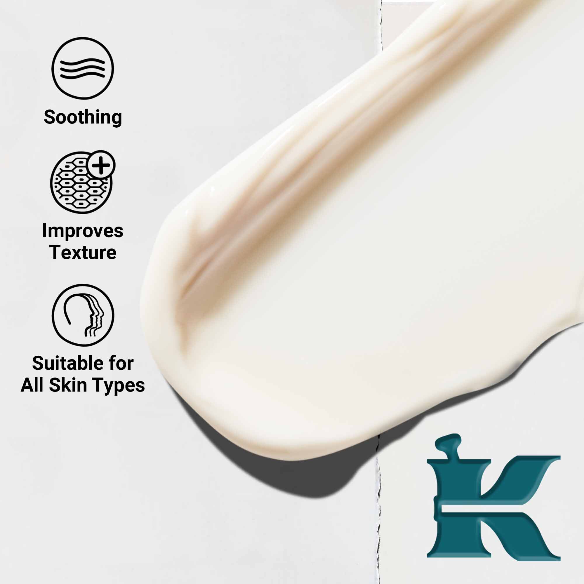 Gros plan sur la texture de la lotion de rasage Kiehl's Close Shavers Squadron Smooth Glider Precision Shave Lotion. Le texte souligne ses qualites lissantes et ameliorantes pour la texture de la peau, convenant a tous les types de peau.