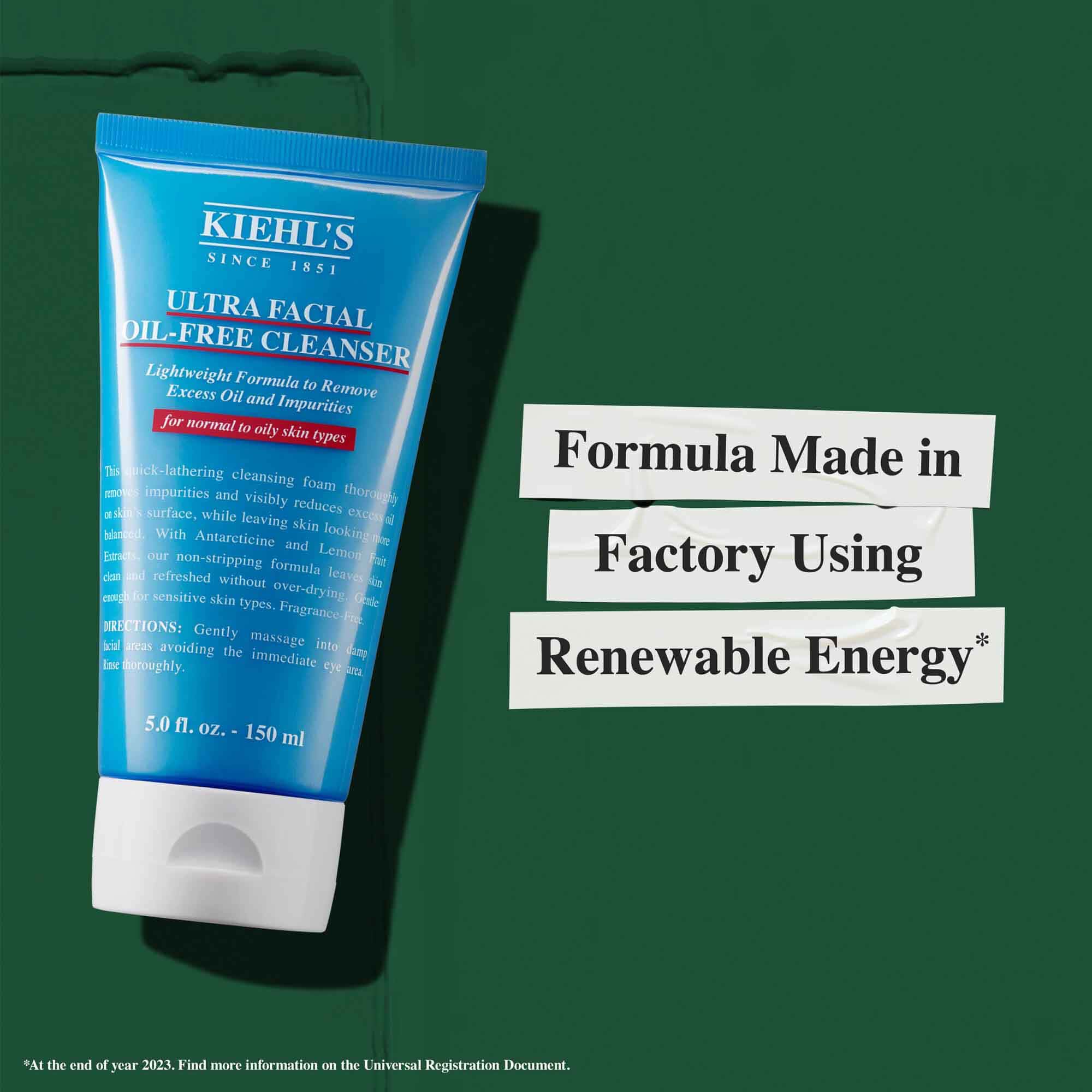 Un tube de Ultra Facial Oil-Free Cleanser avec le texte « Formule fabriquee dans une usine utilisant de l'energie renouvelable. »