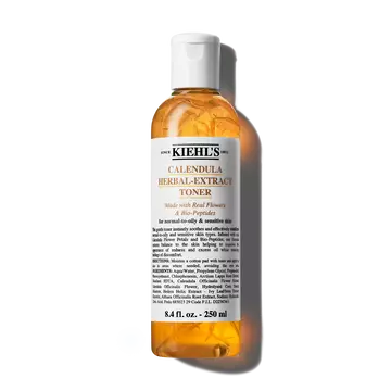 Een fles van 250 ml Kiehl's Calendula Herbal-Extract Toner met een heldere vloeistof en gouden tint.